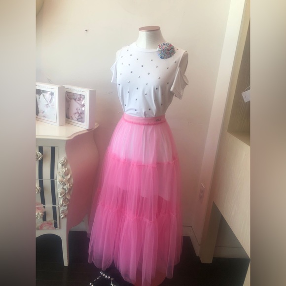Monnalisa pink tulle skirt and white t-shirt